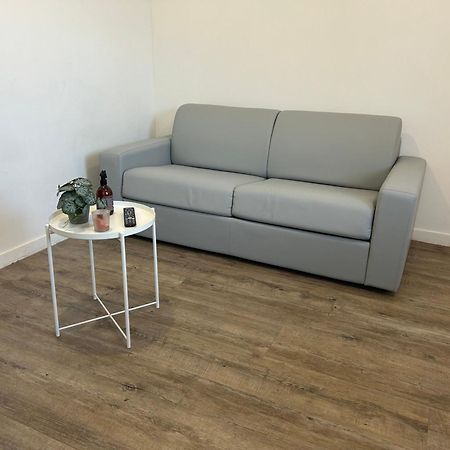 superbe studio meublé avec parking Maubeuge Exterior foto